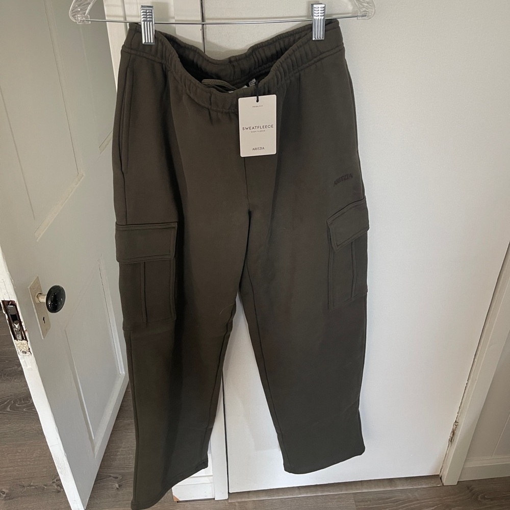 Aritzia Cargo Sweats NWT